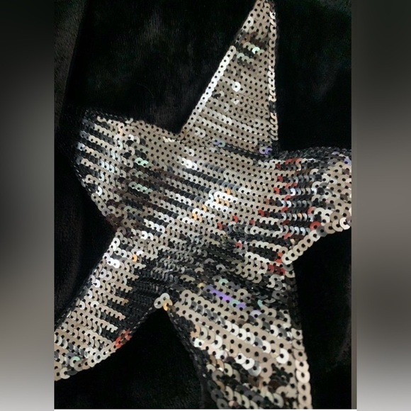 PINK VS RARE STAR BLING ROBE
XS/S - Picture 5 of 7